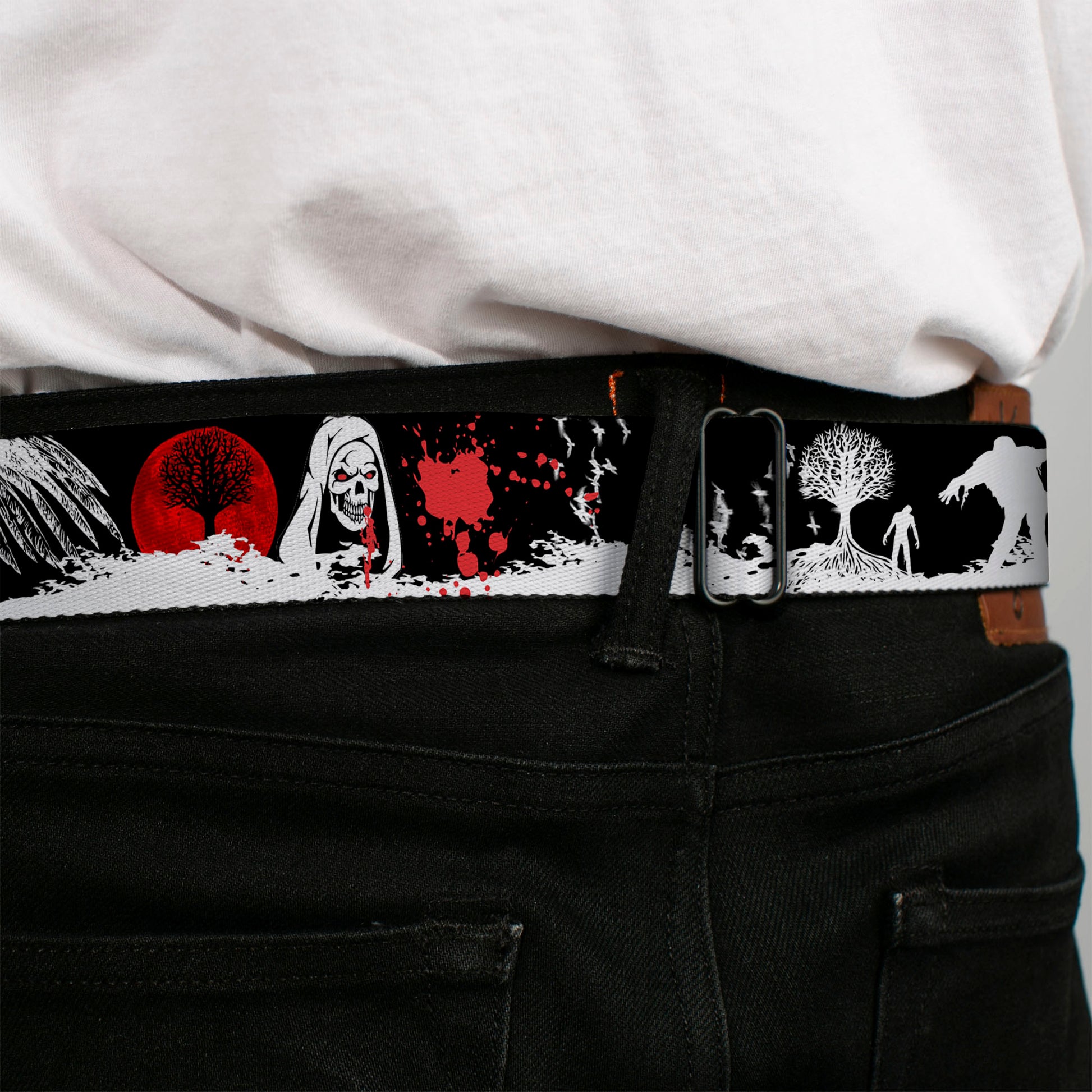 BD Wings Logo CLOSE-UP Full Color Black Silver Seatbelt Belt - Fright Night Black/White/Red Webbing Seatbelt Belts Buckle-Down