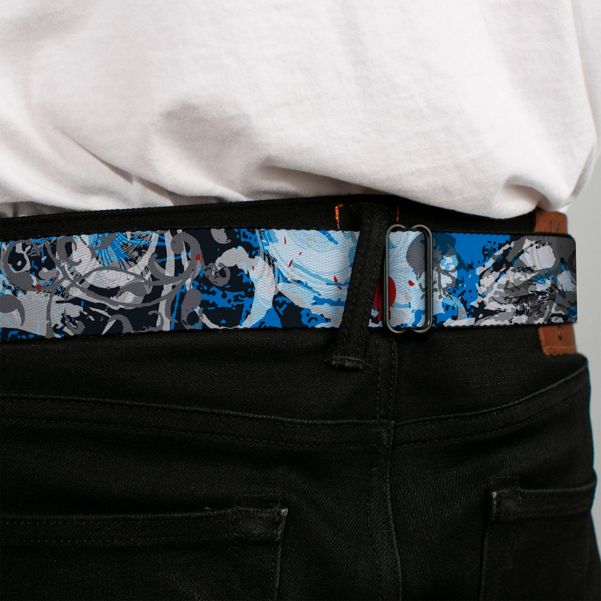 BD Wings Logo CLOSE-UP Full Color Black Silver Seatbelt Belt - Gothic 2 Webbing Seatbelt Belts Buckle-Down