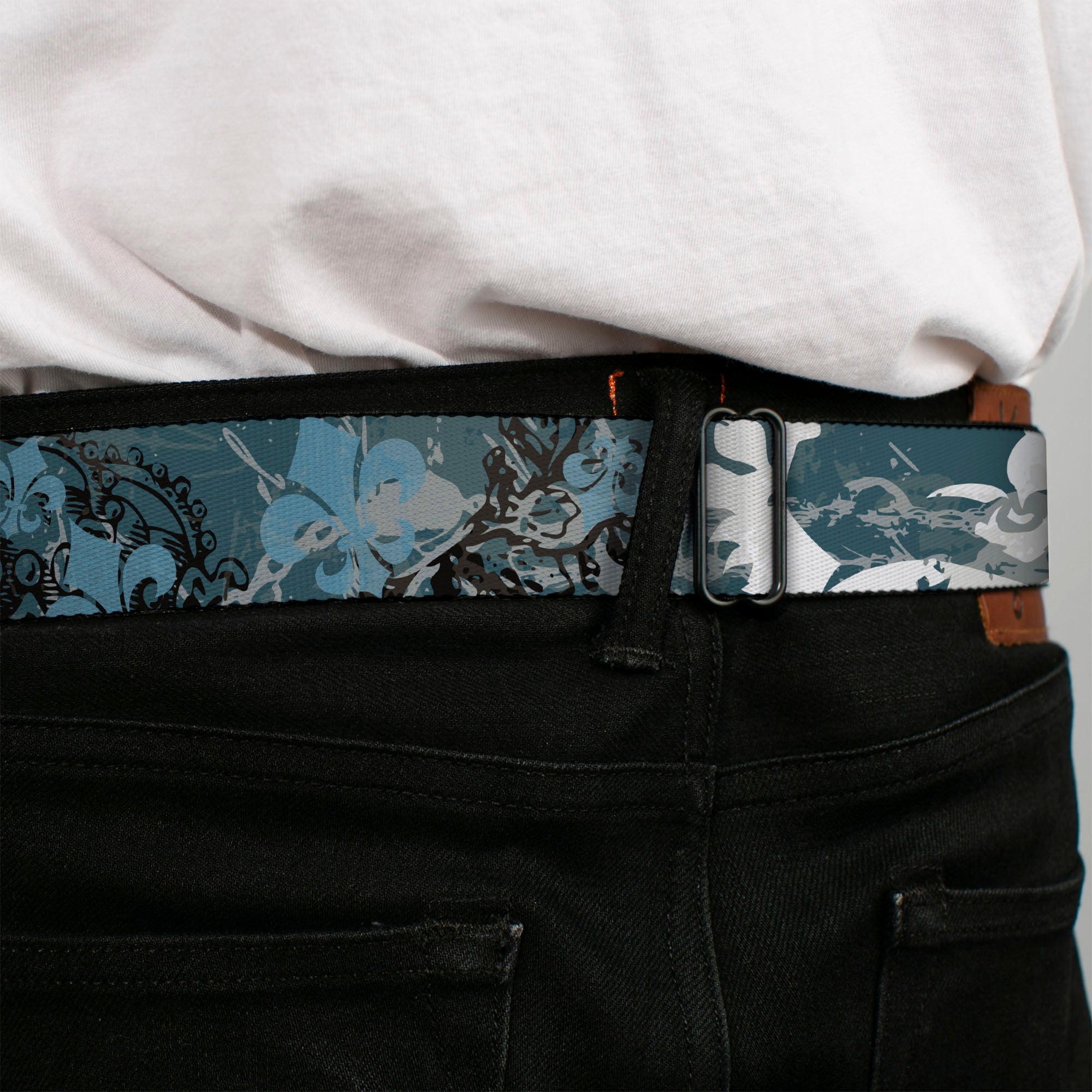 BD Wings Logo CLOSE-UP Full Color Black Silver Seatbelt Belt - Gothic 8 Webbing Seatbelt Belts Buckle-Down