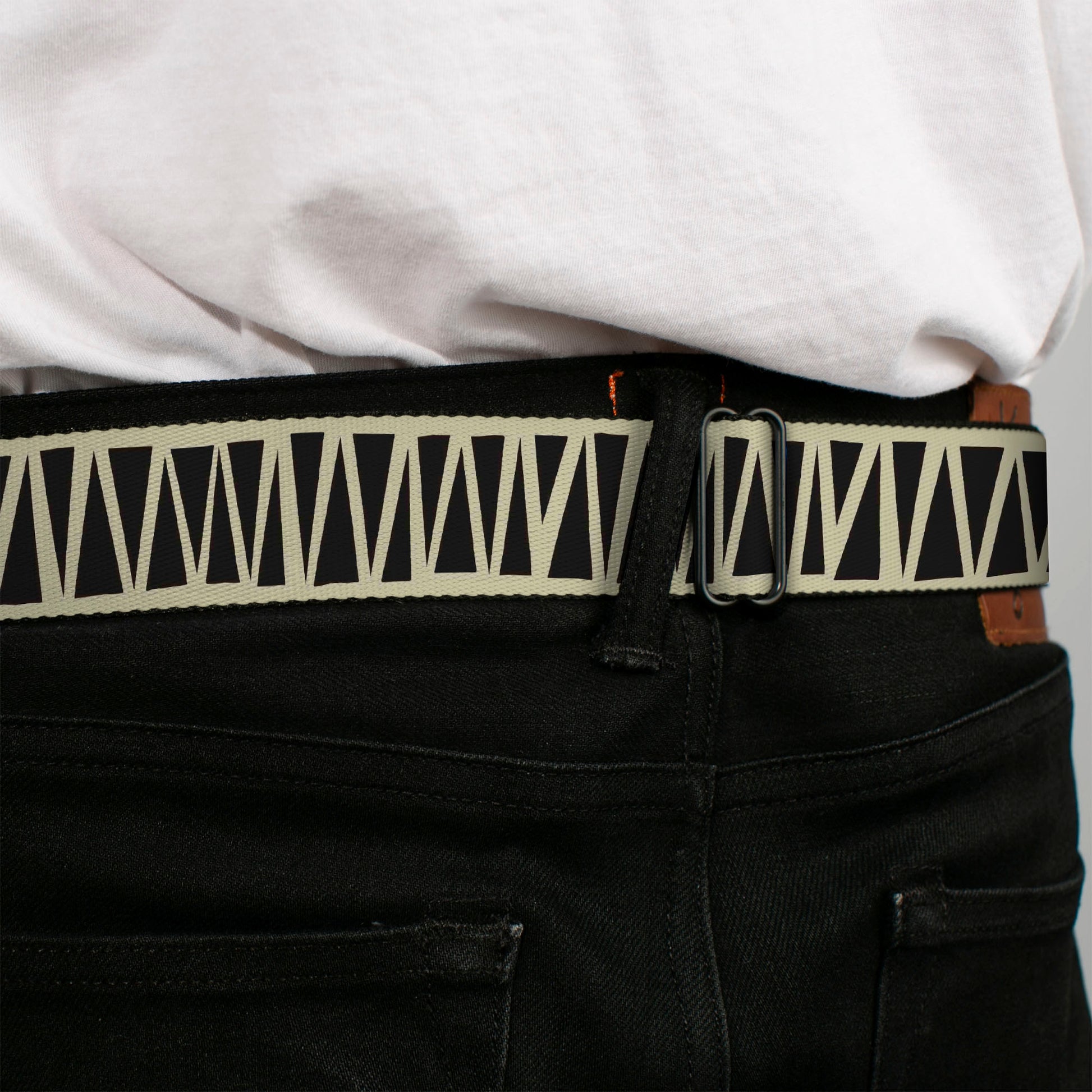 BD Wings Logo CLOSE-UP Full Color Black Silver Seatbelt Belt - Zig Zag Doodle Cream/Black Webbing Seatbelt Belts Buckle-Down