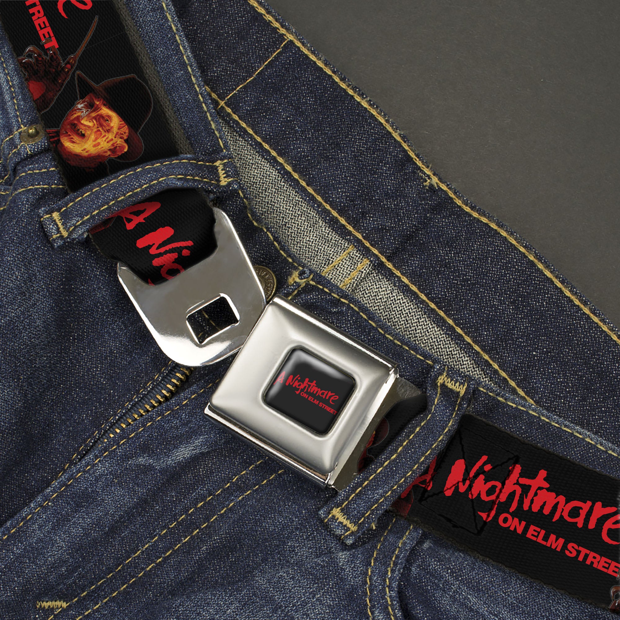 A NIGHTMARE ON ELM STREET Title Logo Full Color Black/Red Seatbelt Belt - A NIGHTMARE ON ELM STREET Freddy Krueger Blade Glove Pose Black/Red Webbing Seatbelt Belts A Nightmare on Elm Street