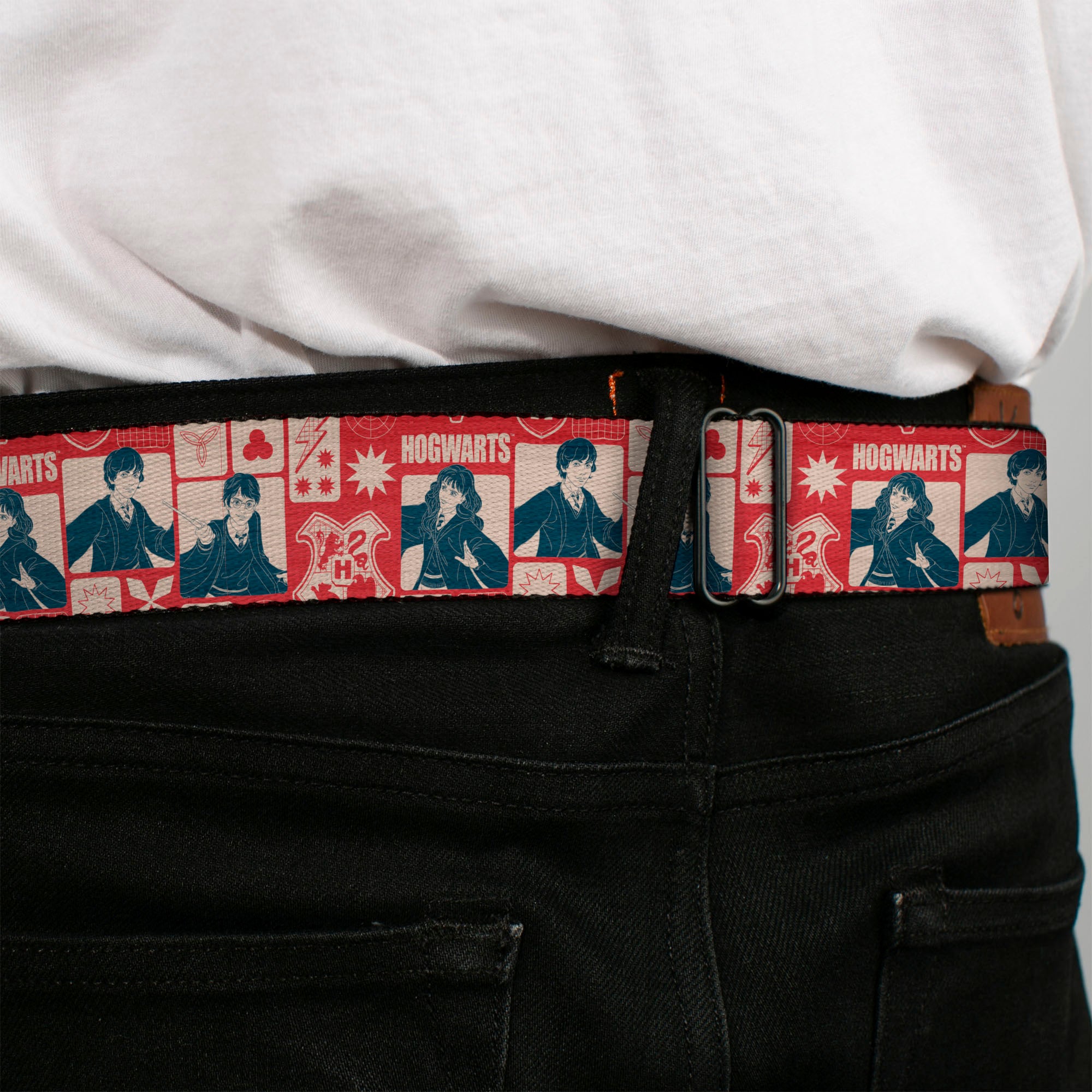 HARRY POTTER Title Logo Full Color Black Seatbelt Belt - Harry Potter HOGWARTS The Golden Trio Magic Collage Reds Webbing Seatbelt Belts Harry Potter