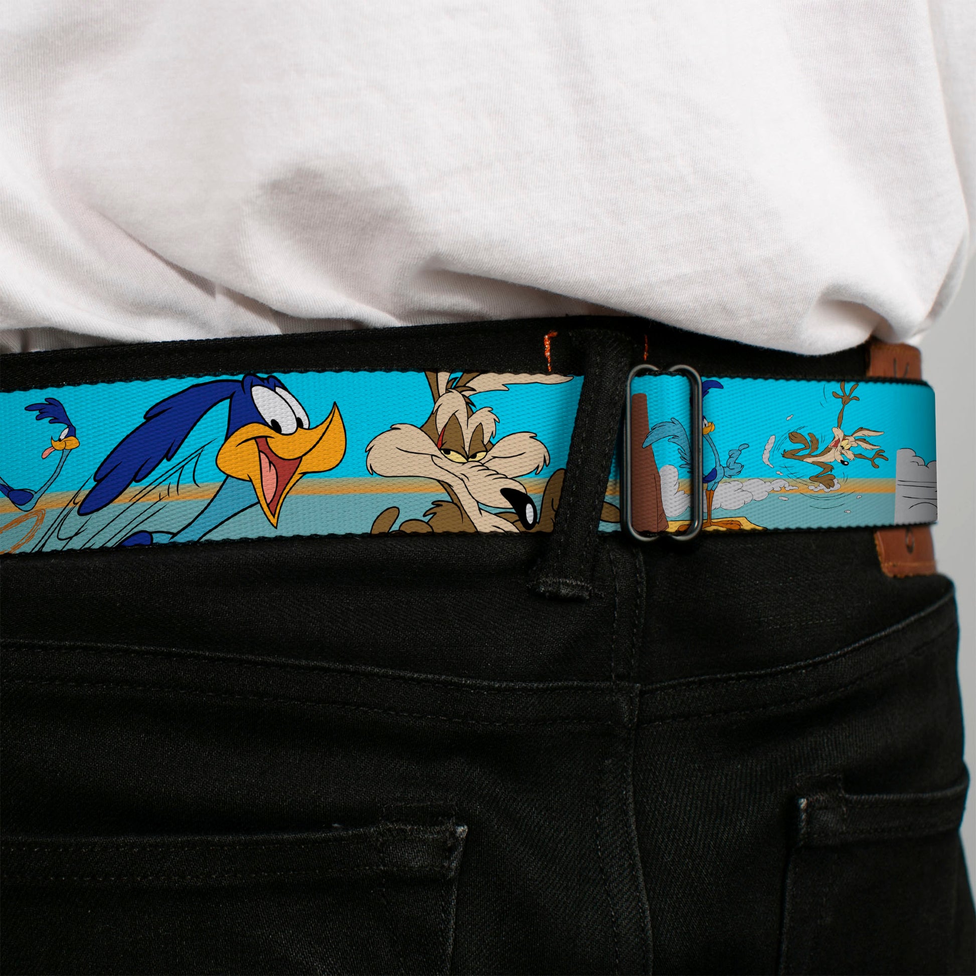 Looney Tunes Logo Full Color White Seatbelt Belt - Road Runner/Wile E. Coyote Scene2 Desert Webbing Seatbelt Belts Looney Tunes