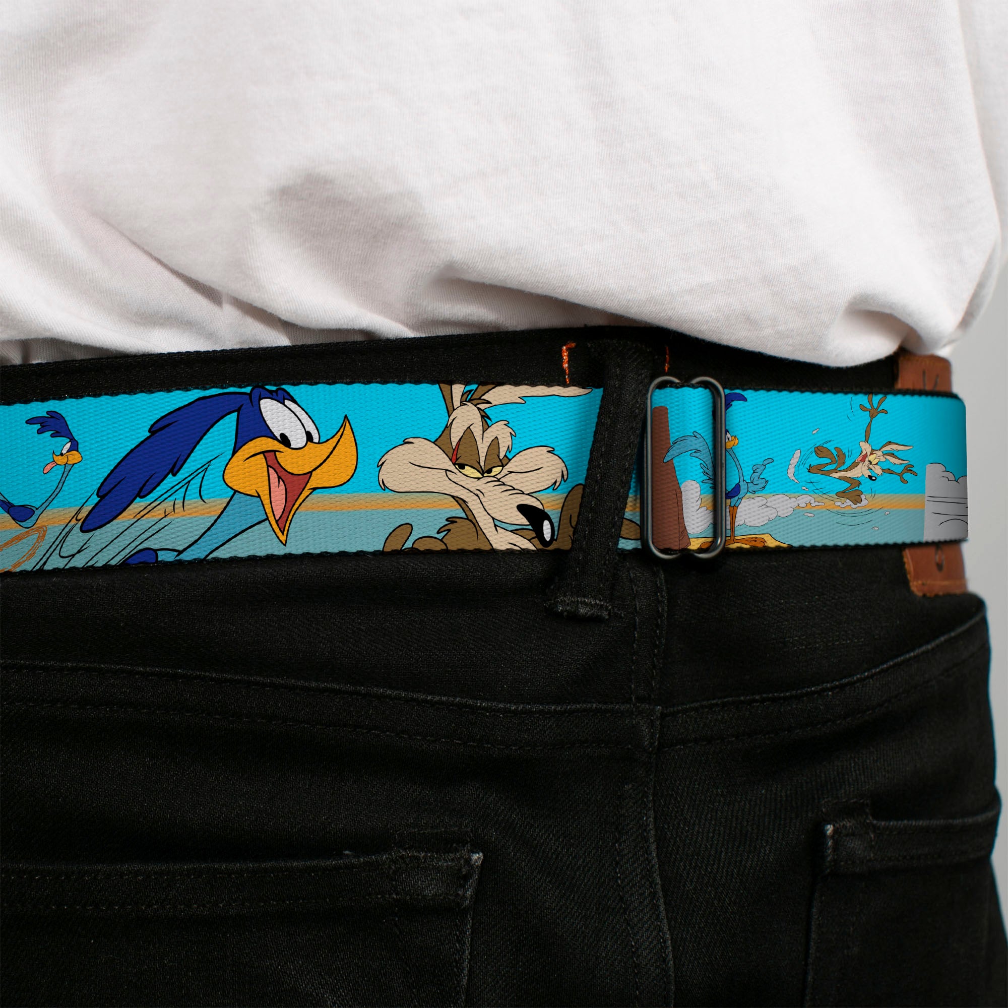 Looney Tunes Logo Full Color White Seatbelt Belt - Road Runner/Wile E. Coyote Scene2 Desert Webbing Seatbelt Belts Looney Tunes