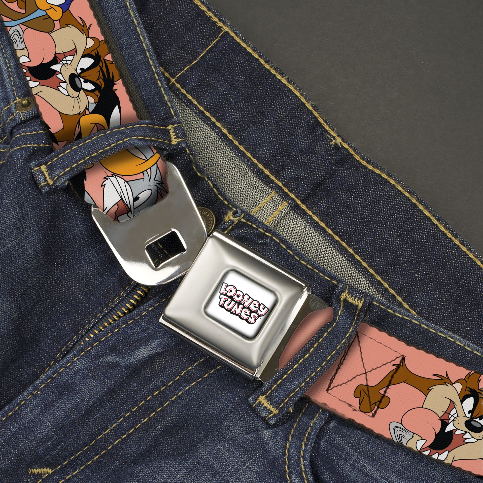 LOONEY TUNES Text Title Logo Full Color White Seatbelt Belt - Looney Tunes Seven Character Poses Stacked Peach Webbing Seatbelt Belts Looney Tunes