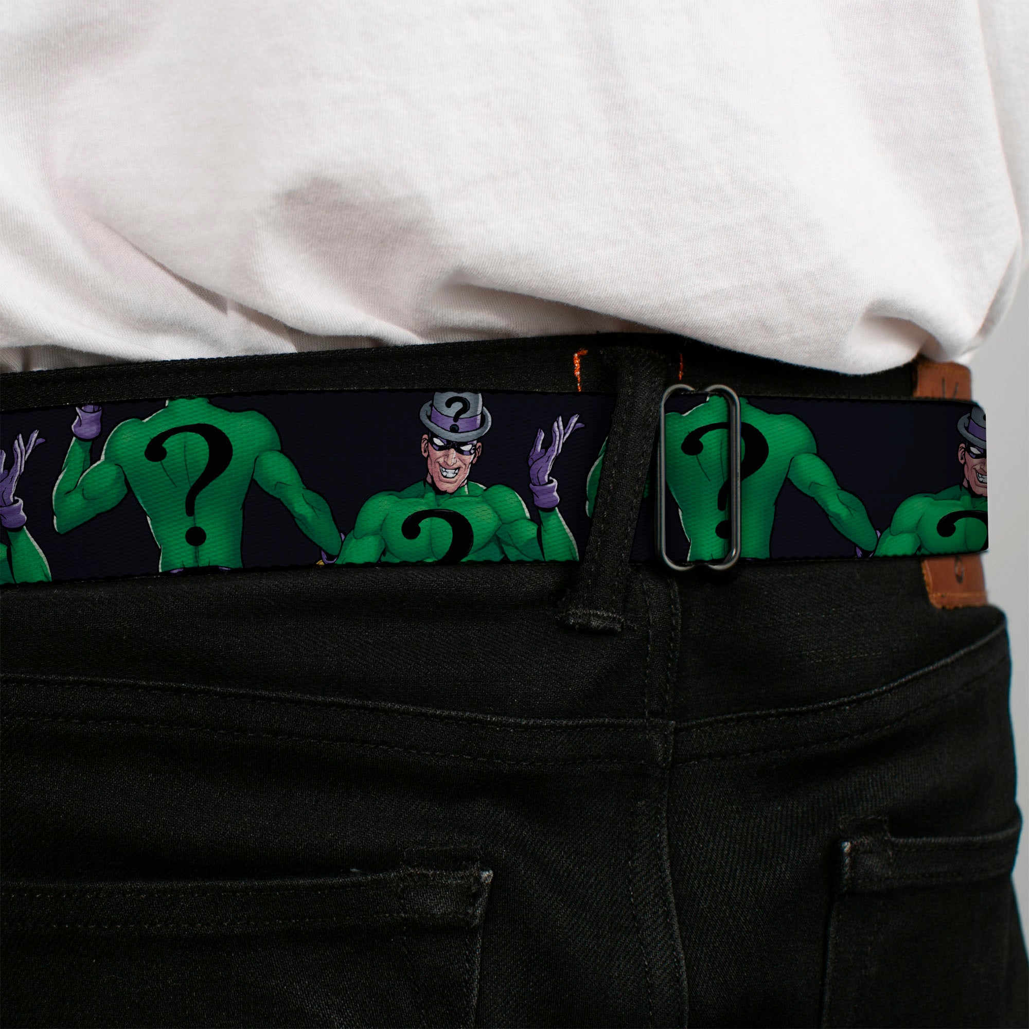 THE RIDDLER Title Log Full Color Black/Green Seatbelt Belt - DC Batman Villain The Riddler Pose Turns Black Webbing Seatbelt Belts DC Comics