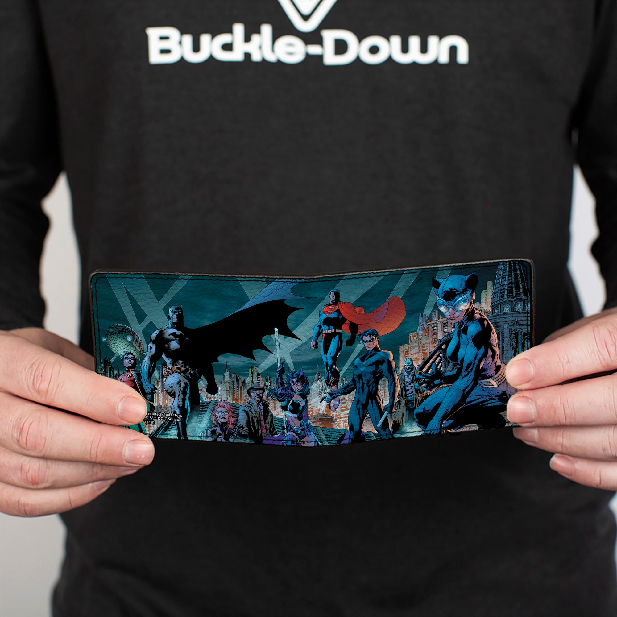Bi-Fold Wallet - Batman Issue #619 Hush 9-Character Gotham City Skyline Cover Pose Bi-Fold Wallets DC Comics