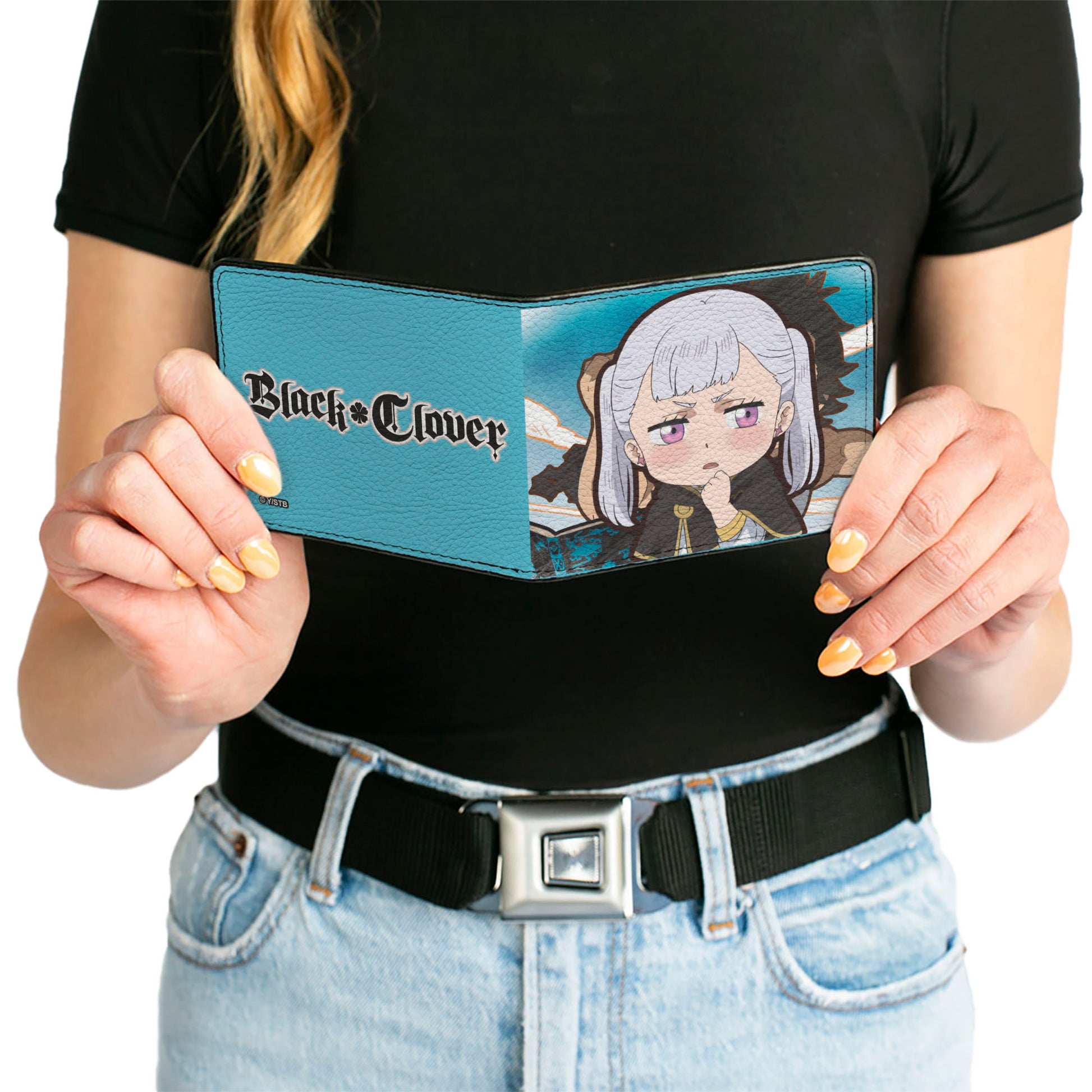 Bi-Fold Wallet - BLACK CLOVER Chibi Noelle Thinking Scene and Title Logo Blue Bi-Fold Wallets Black Clover