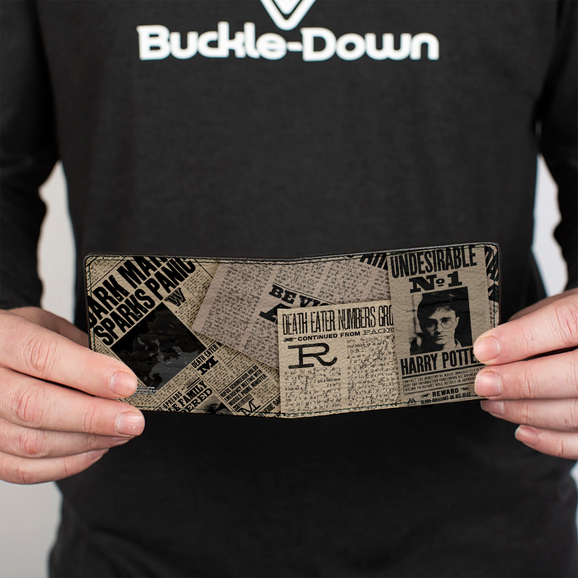 Bi-Fold Wallet - Harry Potter Headlines UNDESIRABLE NO 1 White Black Bi-Fold Wallets Harry Potter