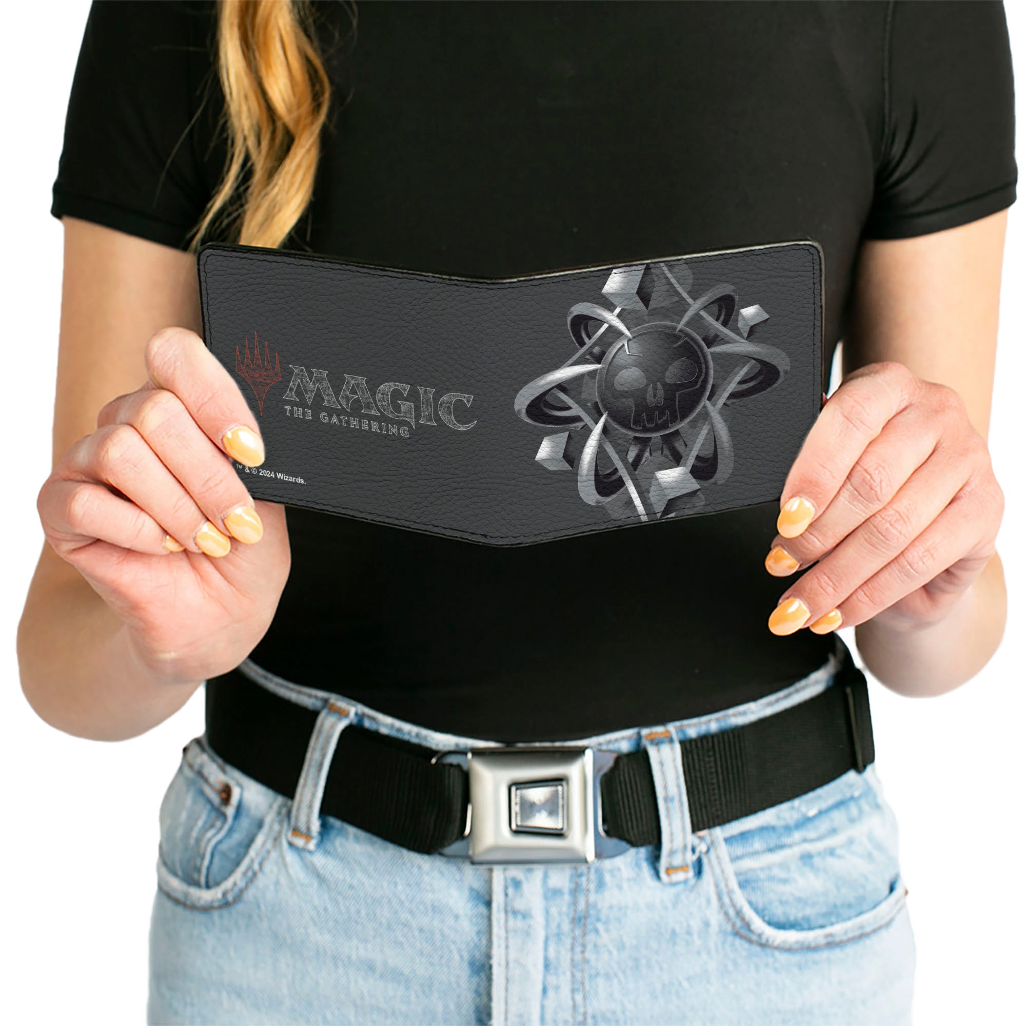 Bi-Fold Wallet - MAGIC THE GATHERING Black Mana Skull Icon and Title Logo Black/Grays Bi-Fold Wallets Magic the Gathering