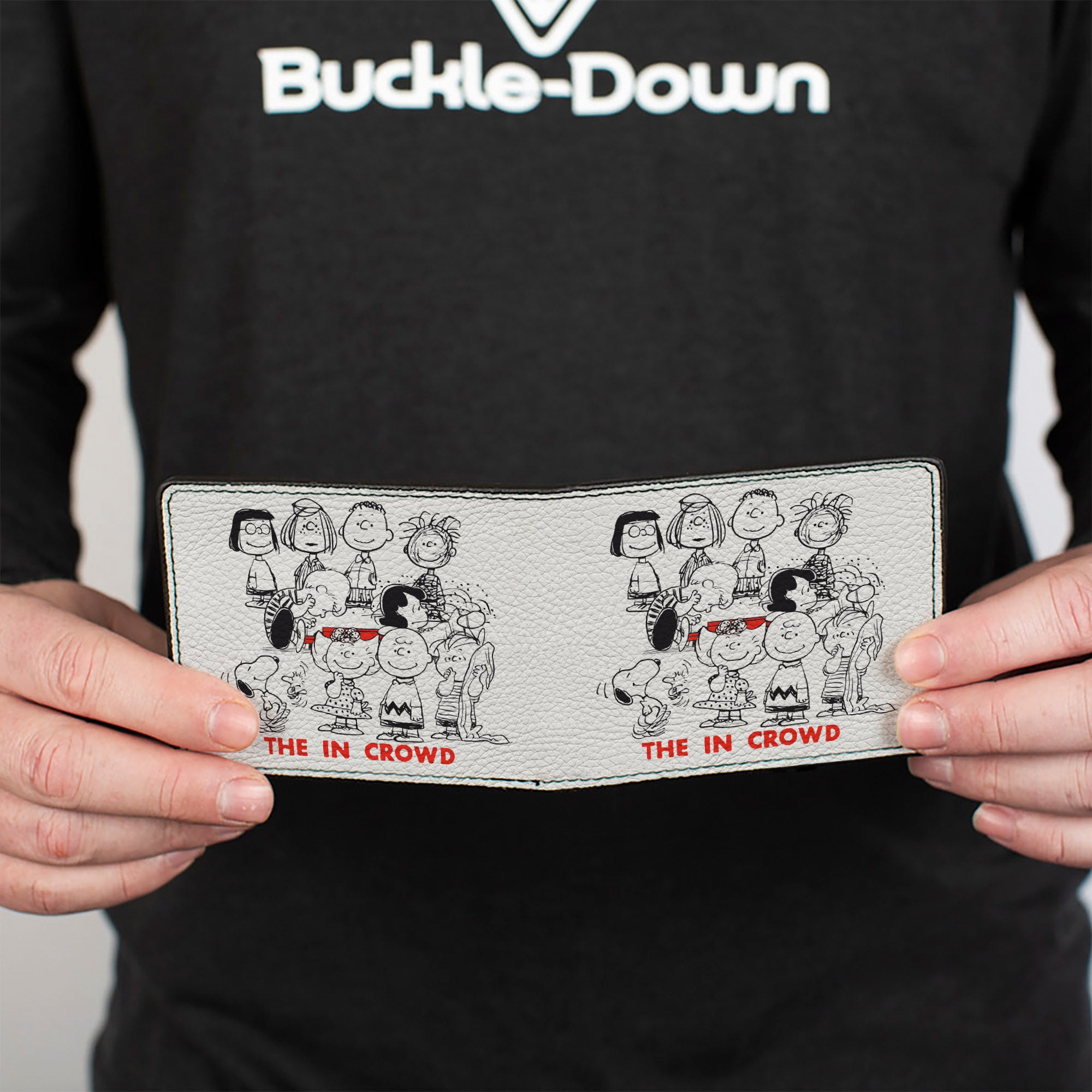 Bi-Fold Wallet - Peanuts Gang THE IN CROWD Group Pose White/Black/Red Bi-Fold Wallets Peanuts