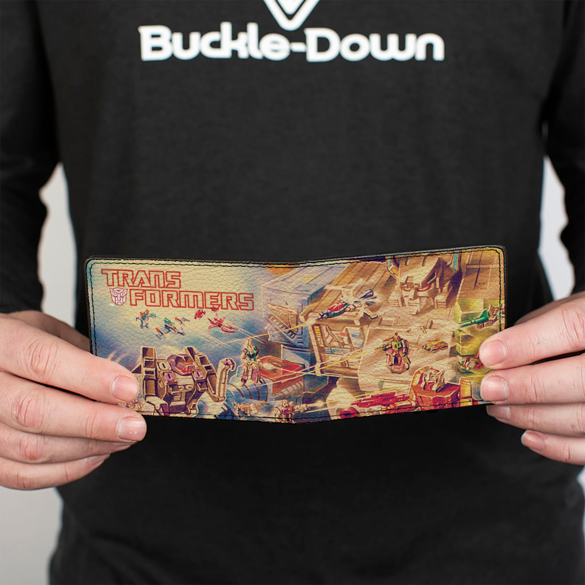 Bi-Fold Wallet - TRANSFORMERS Fortress Maximus 1987 Box Art Battle Scene Bi-Fold Wallets Transformers