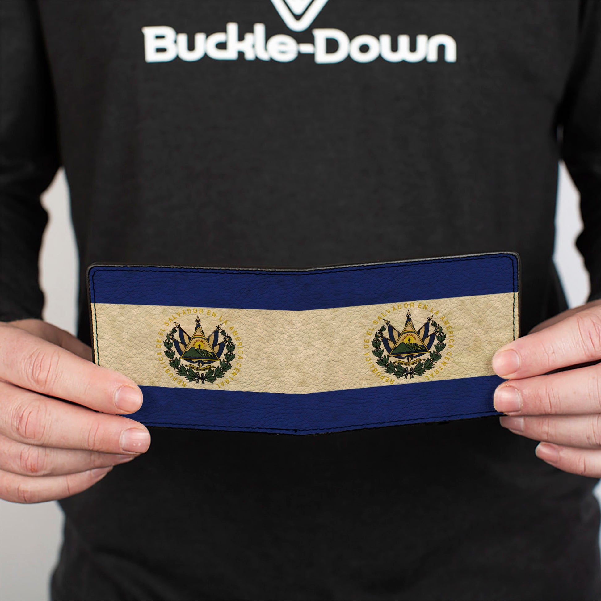 Bi-Fold Wallet - El Salvador Flag Black Bi-Fold Wallets Buckle-Down