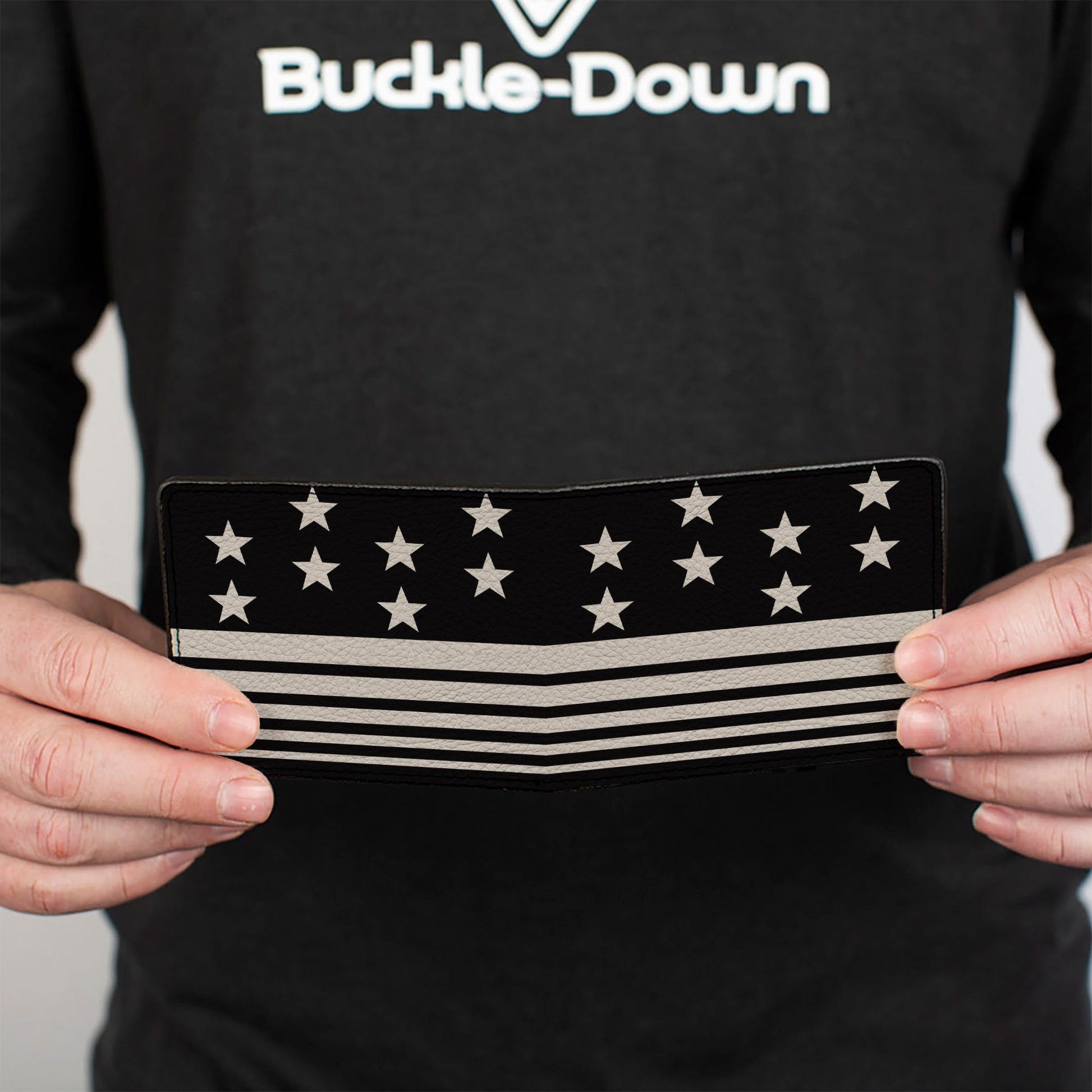 Bi-Fold Wallet - Americana Stars & Stripes8 Black Cream Bi-Fold Wallets Buckle-Down