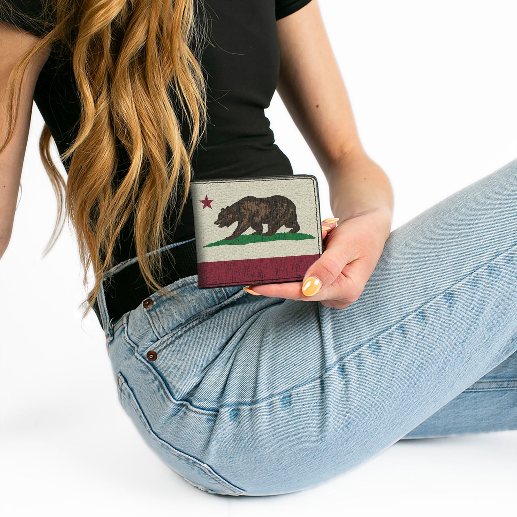 Bi-Fold Wallet - California Flag Bear Weathered White Bi-Fold Wallets Buckle-Down