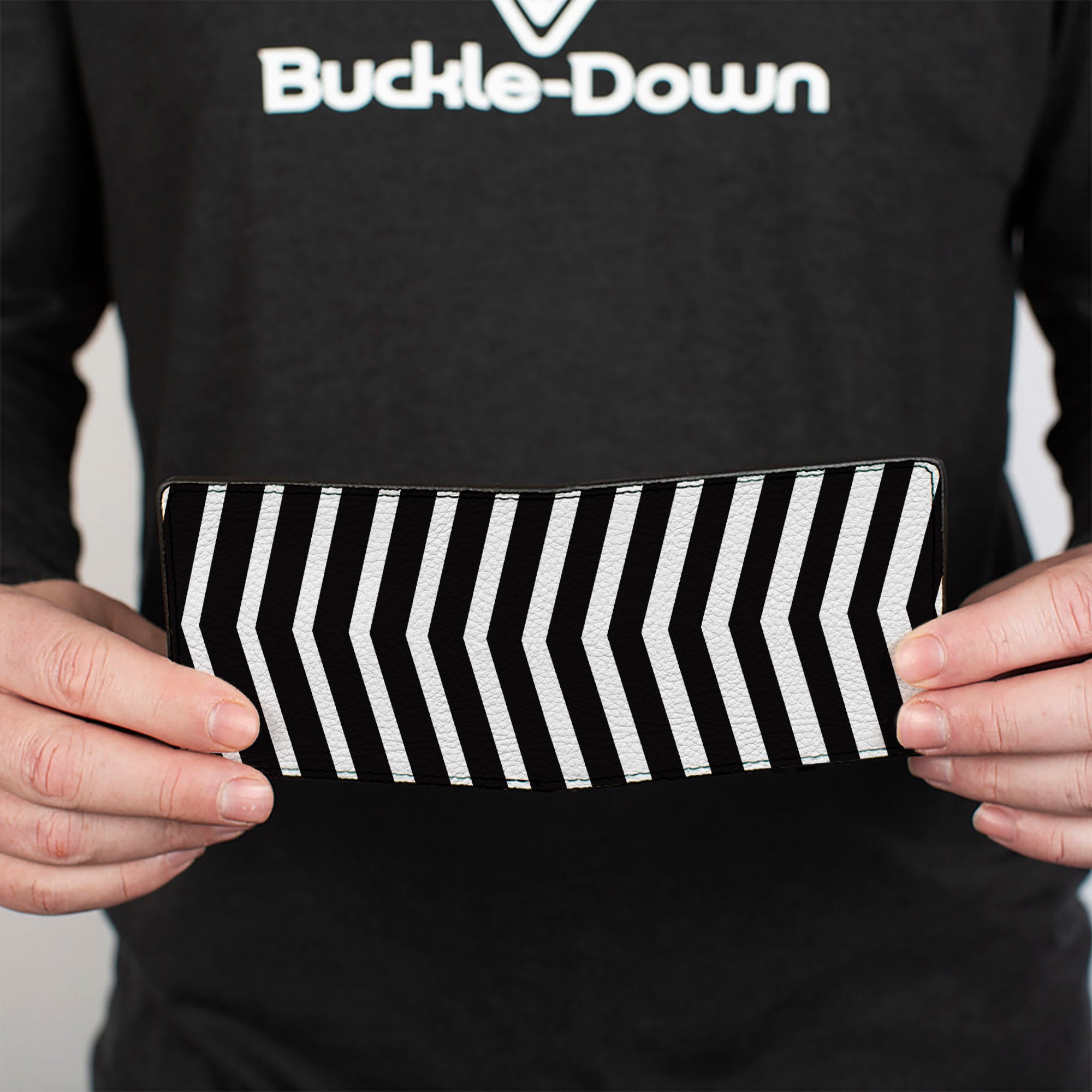Bi-Fold Wallet - Chevron2 White Black Bi-Fold Wallets Buckle-Down