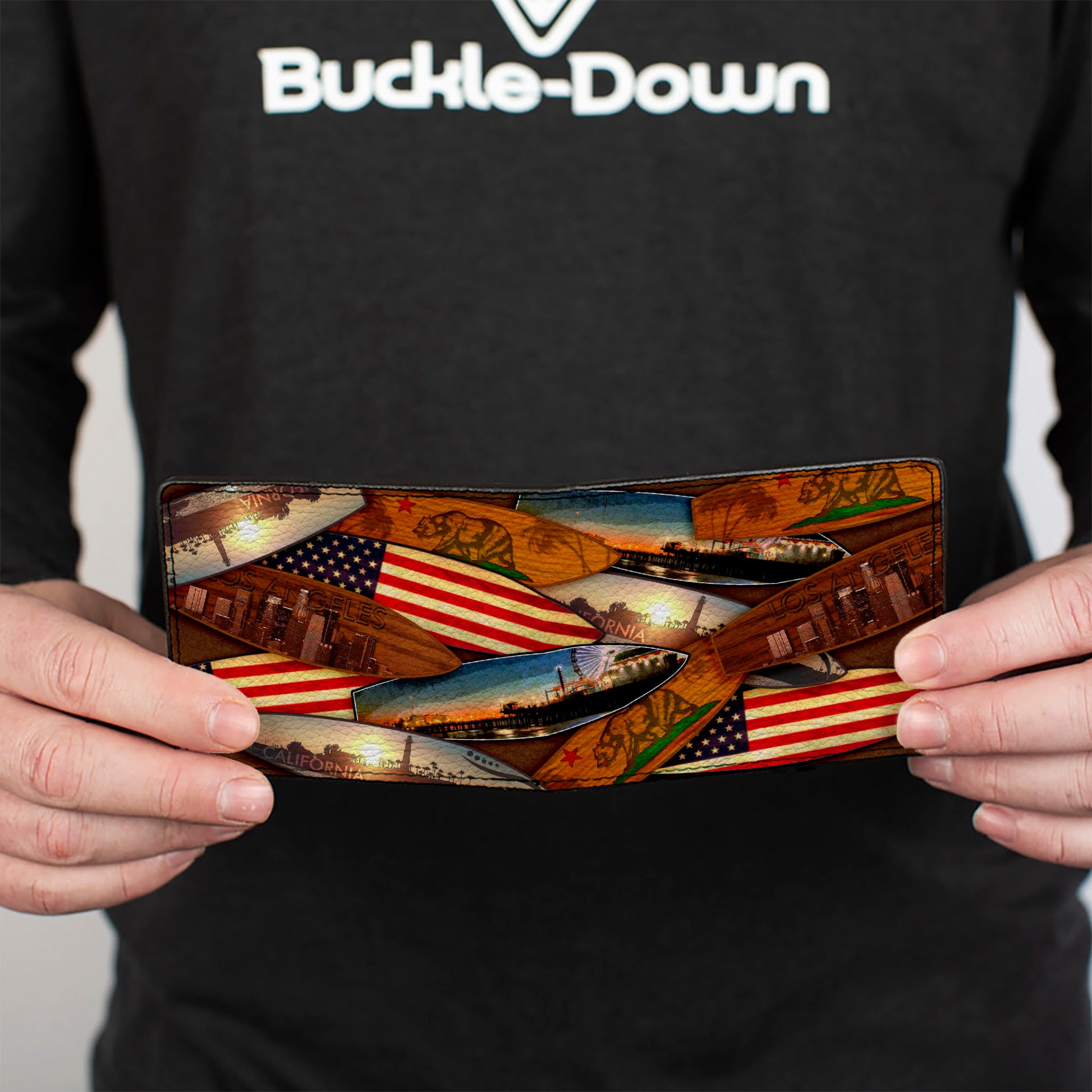 Bi-Fold Wallet - Surfboards Cali Scenes US Flag Stacked Brown3 Bi-Fold Wallets Buckle-Down